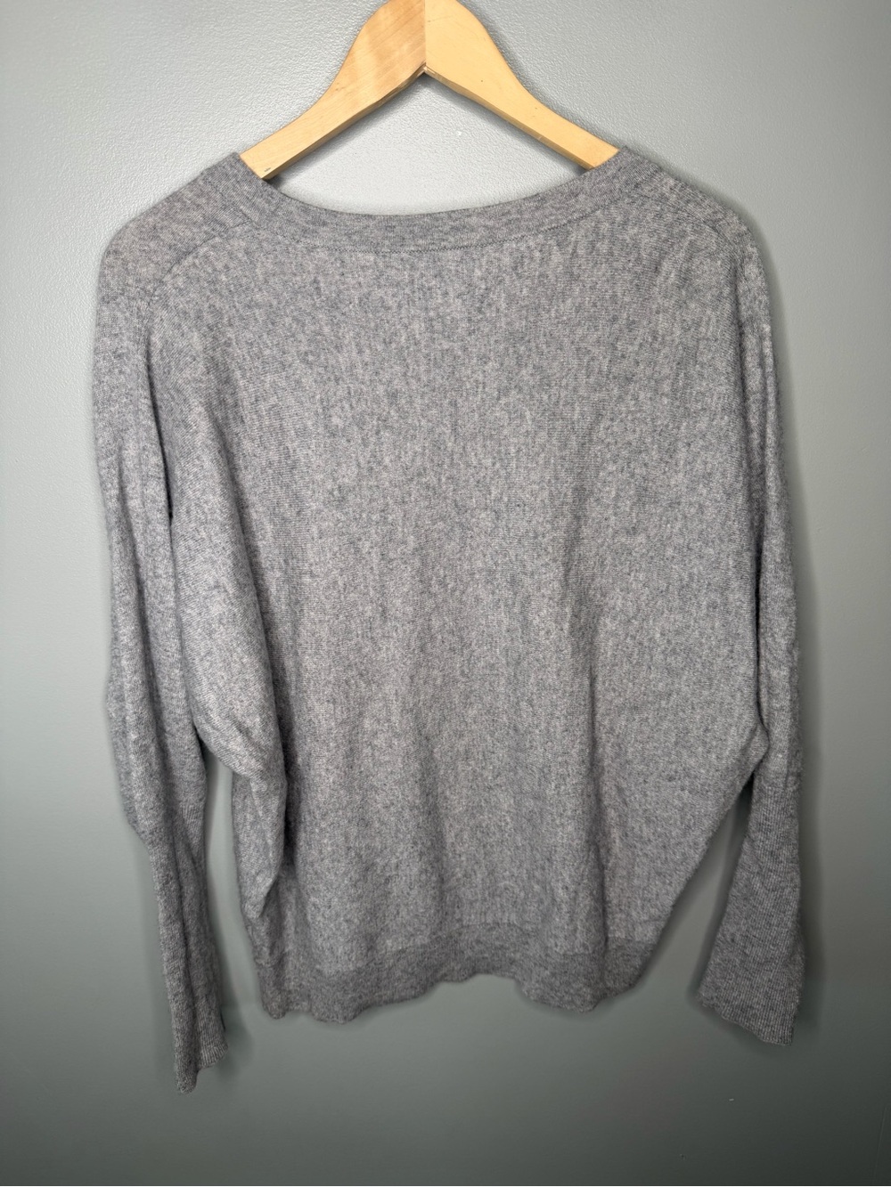 Garnet Hill Essential Cashmere V-Neck Sweater - Picture 8 of 13